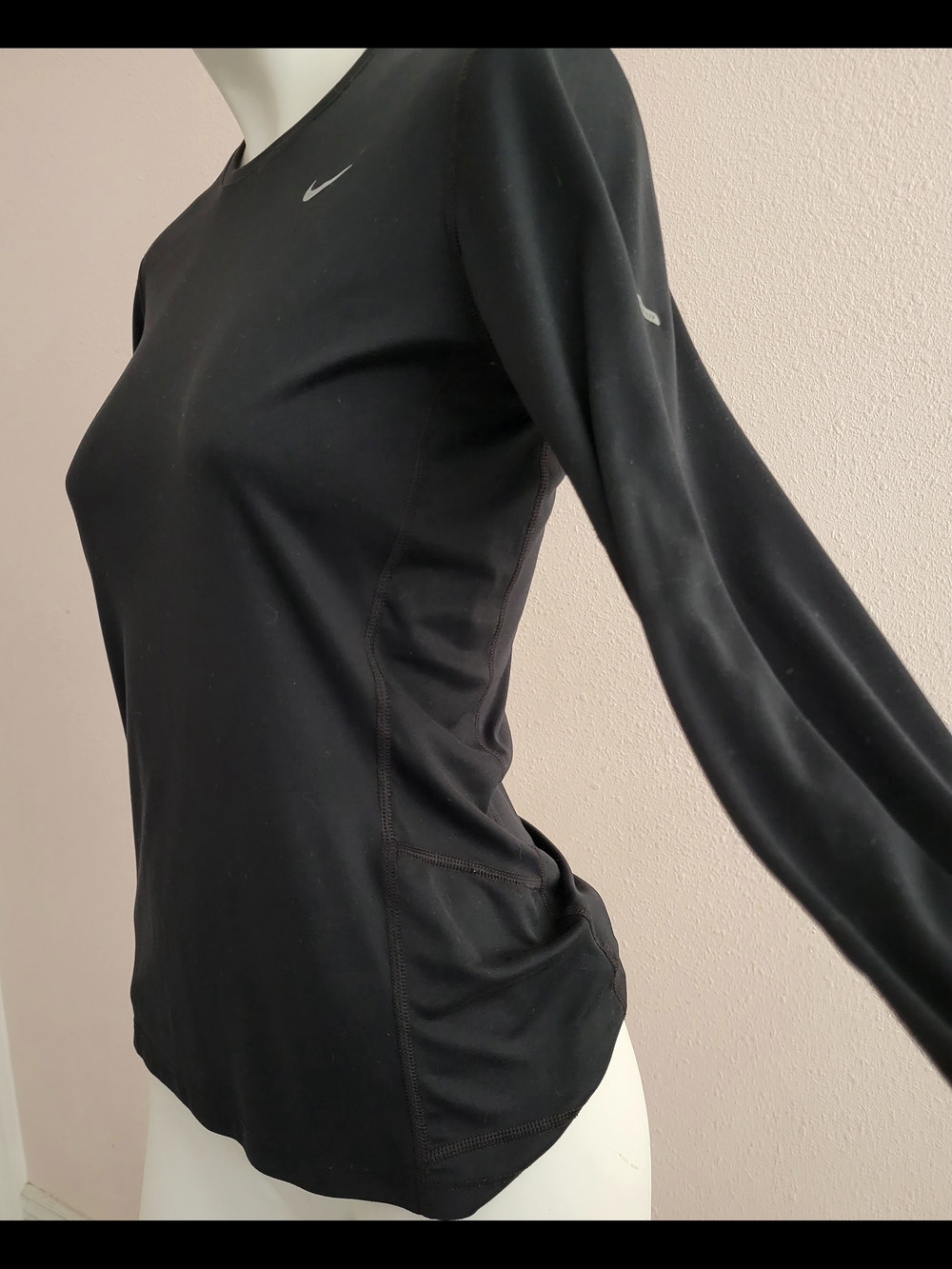 Nike Dri-Fit Black Long Sleeve Running Shirt Size S - Picture 2 of 7